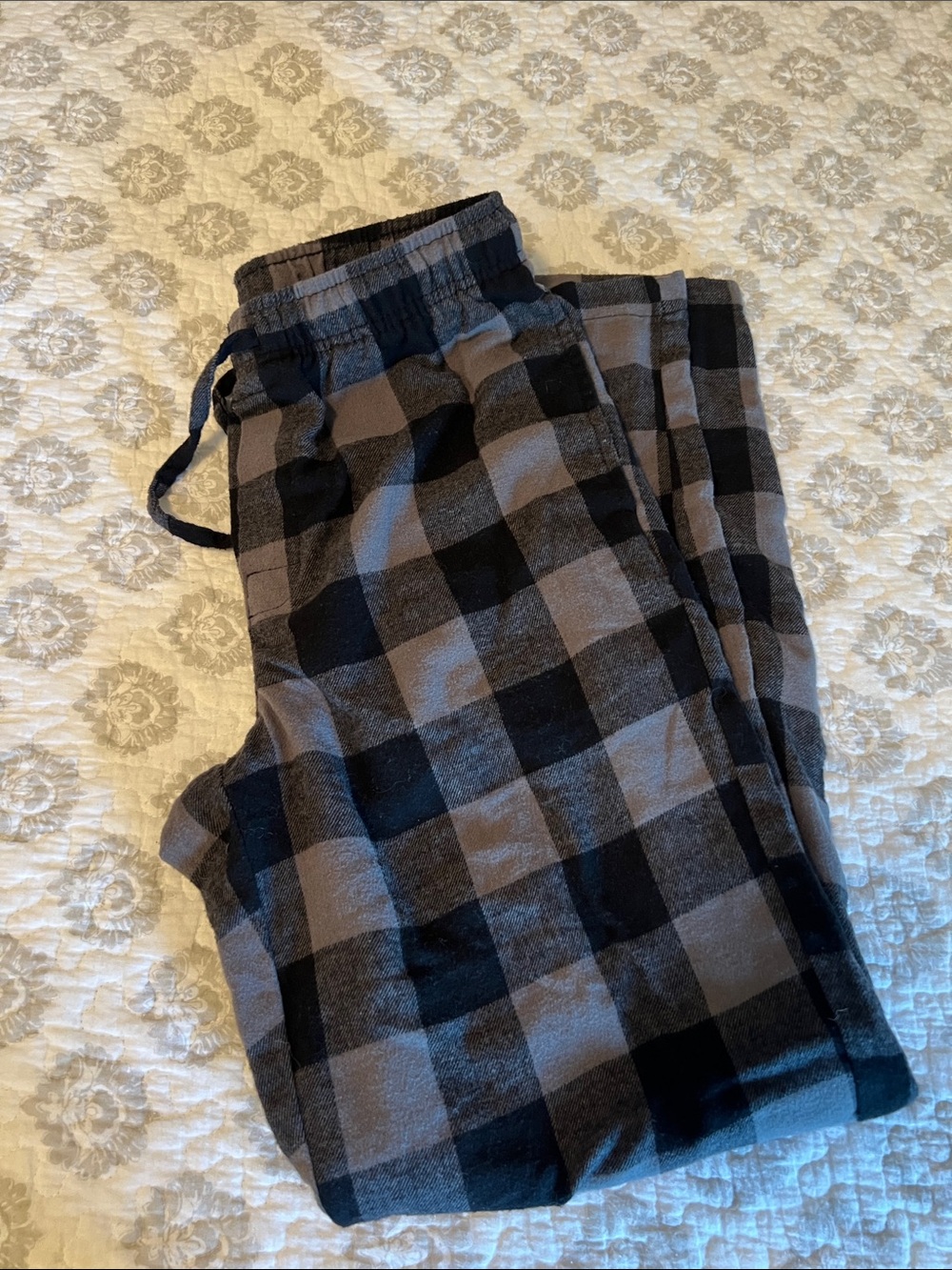 croft & barrow Black and Gray Plaid Jogger Pants